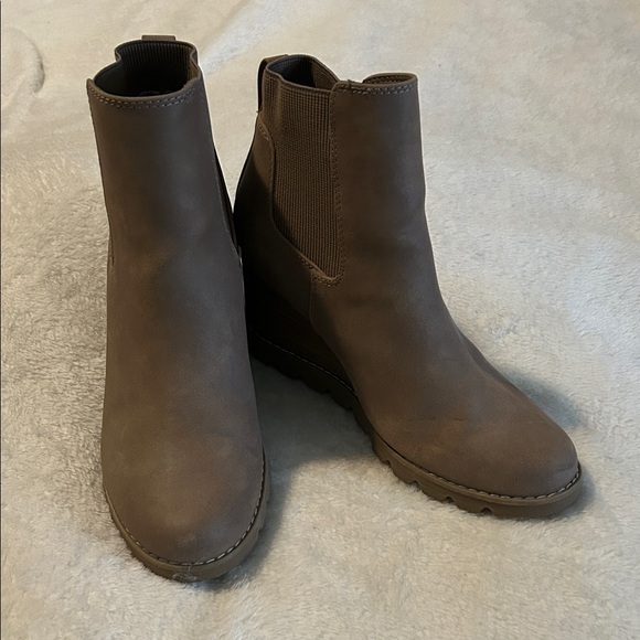 Universal Thread Shoes - Universal Thread Tan Ankle Booties